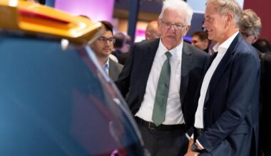 Elektroautos: Winfried Kretschmann für Flexibilisierung des Verbrenner-Aus