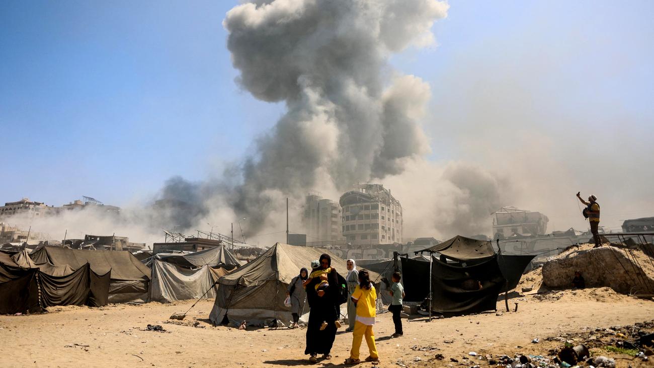 Krieg in Nahost: Von der Leyen kündigt Stopp von EU-Zahlungen an Israel an
