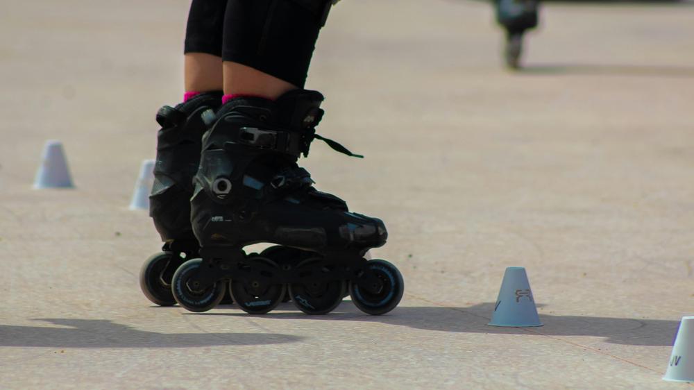 Inlineskating in Hamburg: "Inlineskaten ist leicht zu organisieren, und es hat den Vorteil, dass es beim Gleiten wenig Gelenkbelastung gibt", sagt die Hamburger Trainerin Katharina Burdorf.