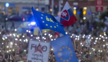 Slowakei: Tausende protestieren in Bratislava gegen prorussische Politik