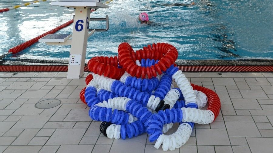 Eine Schwimmhalle in Essen (Symbolbild): Das Planschbecken im Schwimmzentrum Kettwig kann derzeit nicht genutzt werden.