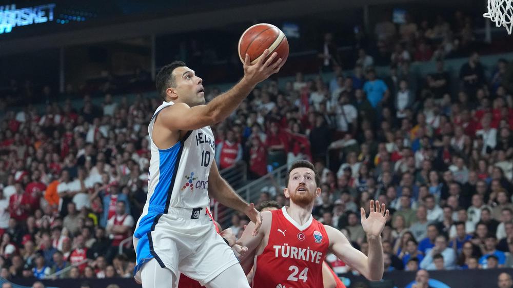 Basketball-EM: Im Halbfinale der Basketball-EM zwischen Griechenland und der Türkei konnte die türkische Nationalmannschaft überzeugen und sich einen Platz im Finale sichern.