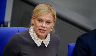 Bundestagspräsidentin: Julia Klöckner weist Kritik an ihrer Amtsführung zurück