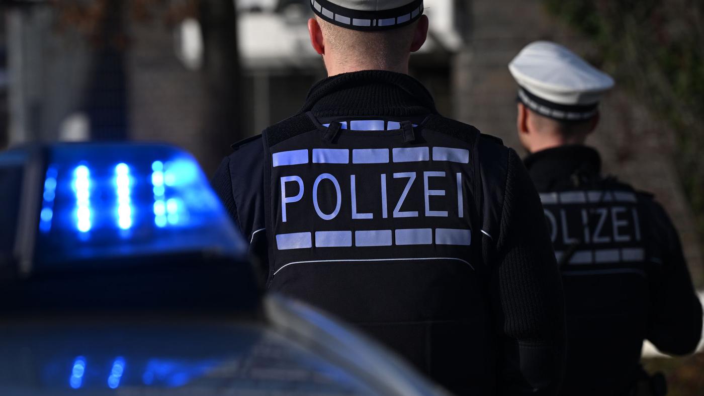 Polizist in Berlin durch Feuerzeug-Explosion am Auge verletzt