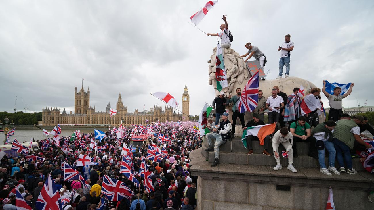Großbritannien: Mehr als 100.000 Teilnehmer bei rechtsextremer Demo in London