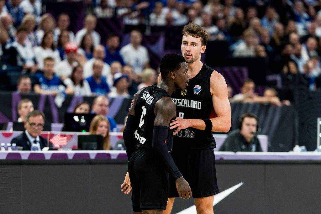 Basketball Riga 10.09.2025 DBB Länderspiel Männer Herren EuroBasket 2025 Viertelfinale Deutschland (GER) - Slowenien (SLO) Tristan Da Silva (Deutschland, No.05) Dennis Schröder Schroeder (Deutschla...