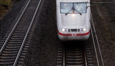 Bahnverkehr: Brand und Unfall: Zugstrecke Hannover-Berlin beeinträchtigt
