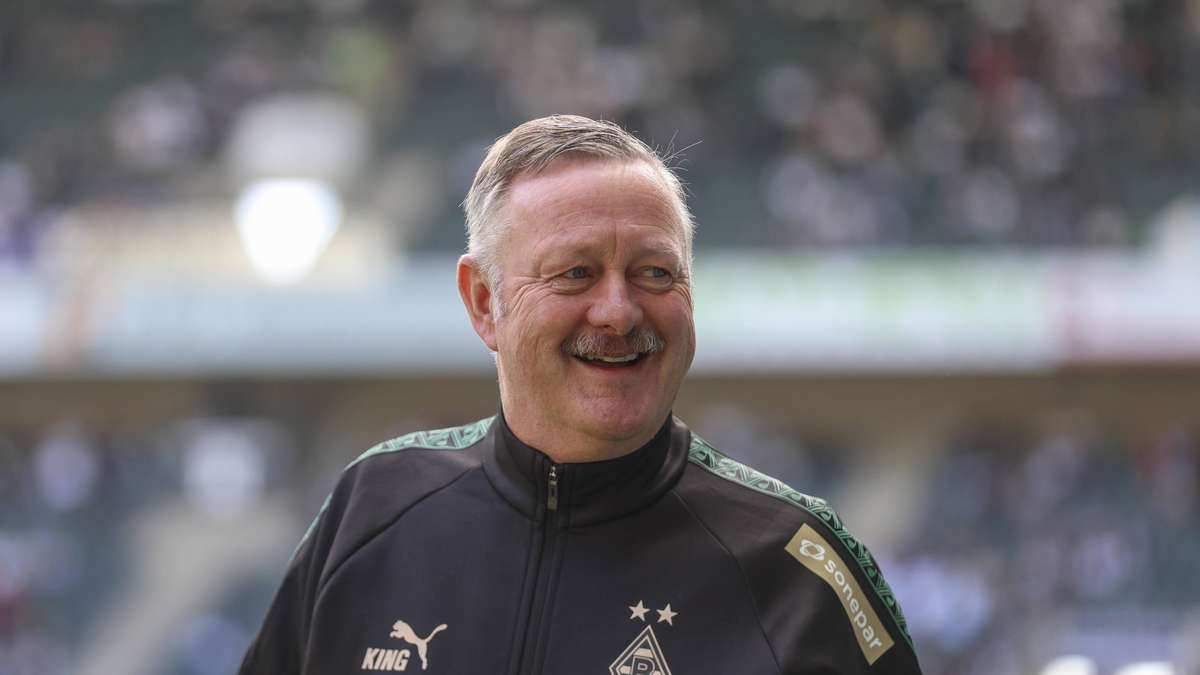 Roland Virkus löst nach Gladbach-Pressekonferenz Heiterkeit aus