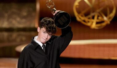 Emmy Awards 2025: "Adolescence"-Star Cooper ist jüngster Emmy-Gewinner der Geschichte