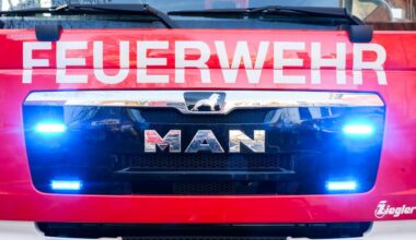 Einsatz in Hamburg: Nach Sturmböen: Experten sichern lose Fassade im 30. Stock