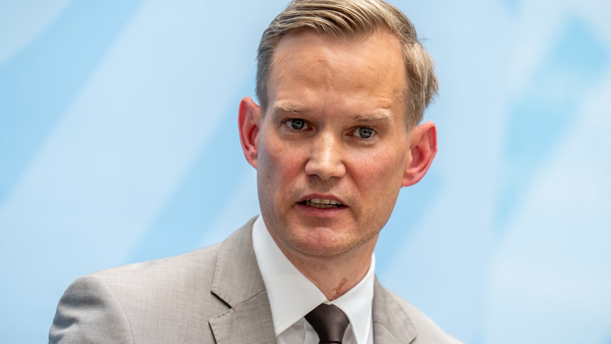 Krankenkassen: Hendrik Streeck fordert Selbstbeteiligung von Patienten