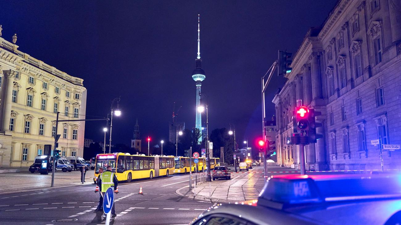 Entwarnung in Berlin: Bombe in Berlin-Mitte muss nicht entschärft werden