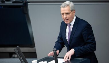 Russische Drohnen: Norbert Röttgen setzt auf Nato-Drohnenwall gegen Russland
