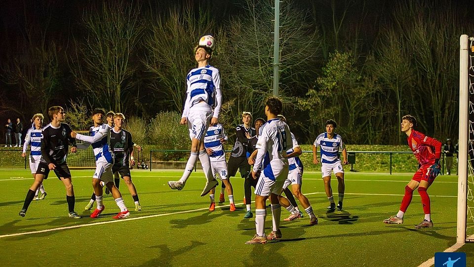 Duisburg mit Coup gegen Leverkusen, RWO bietet S04 Paroli