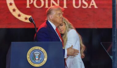 Trump nennt Charlie Kirk einen „Märtyrer“ – Witwe Erika vergibt dem Mörder