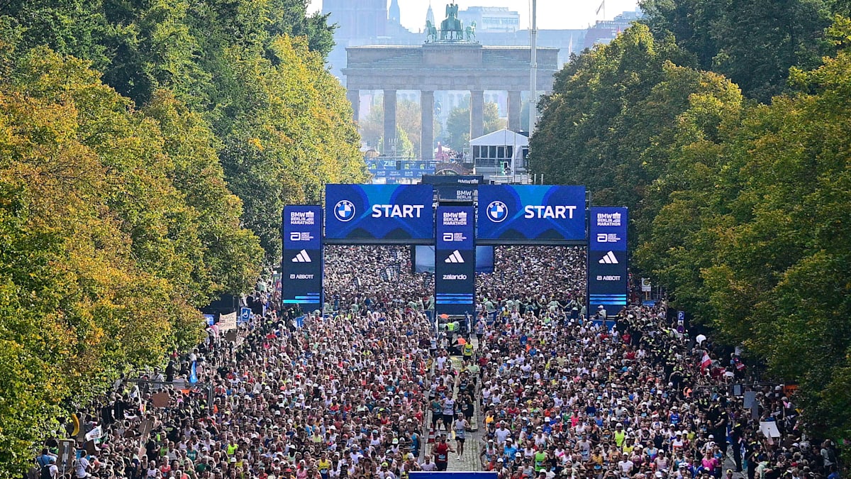 Berlin-Marathon im Besenbus: Anne ist extra aus Kanada angereist. Nun hat sie Tränen in den Augen