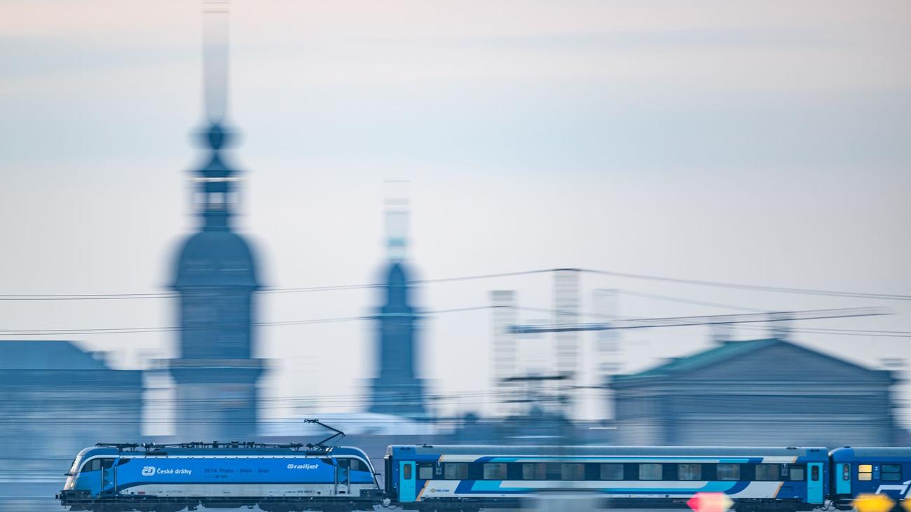 Strecke Prag-Dresden-Berlin: Tschechische Bahn verteidigt neues Bistrowagen-Konzept
