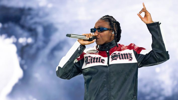 Archivbild:Little Simz bei einem Auftritt am 29.06.2024.(Quelle:picture alliance/Invision/S.A.Garfitt)
