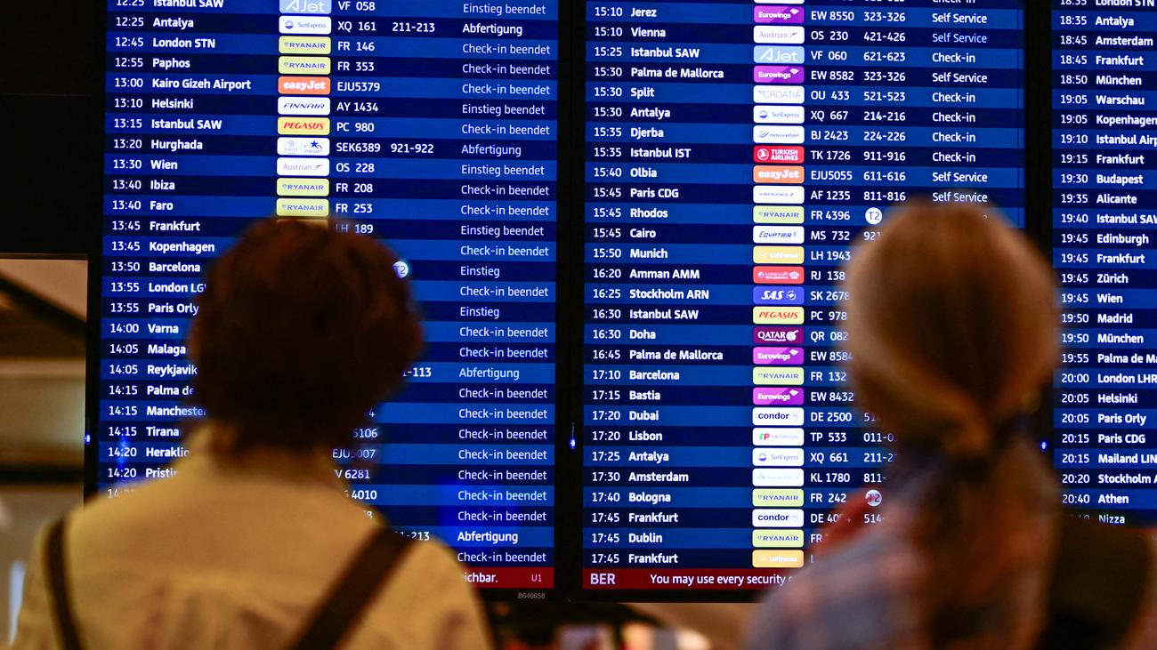 Berlin: Flughafen BER rechnet mit tagelangen Ausfällen und Verspätungen