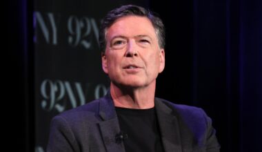 Trump-Kritiker: Früherer FBI-Chef James Comey wegen "schwerer Straftaten" angeklagt