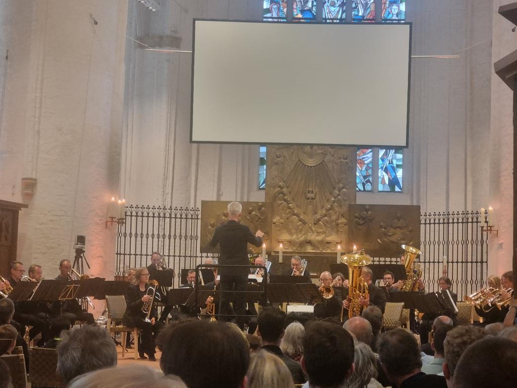 MVSICA BRASS und esbrasso spielen gemeinsam am Samstagabend in der Hauptkirche St. Katharinen © Karola Richter MVSICA BRASS und esbrasso spielen gemeinsam am Samstagabend in der Hauptkirche St. Katharinen © Karola Richter