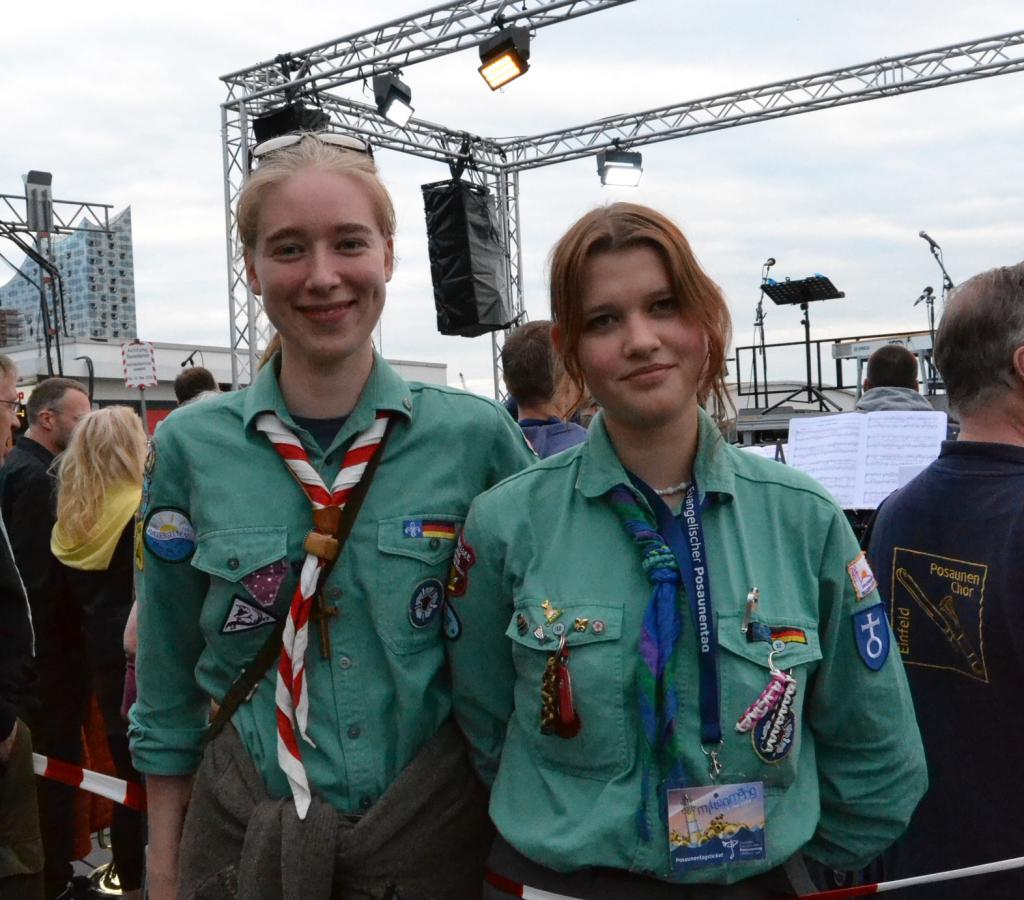 Die fleißigen Helfer, ohne die der Posaunentag nicht so reibungslos abgelaufen wäre – in ganz Hamburg standen Pfadfinder bereit und haben in jeder Hinsicht geholfen und unterstützt © Karola Richter