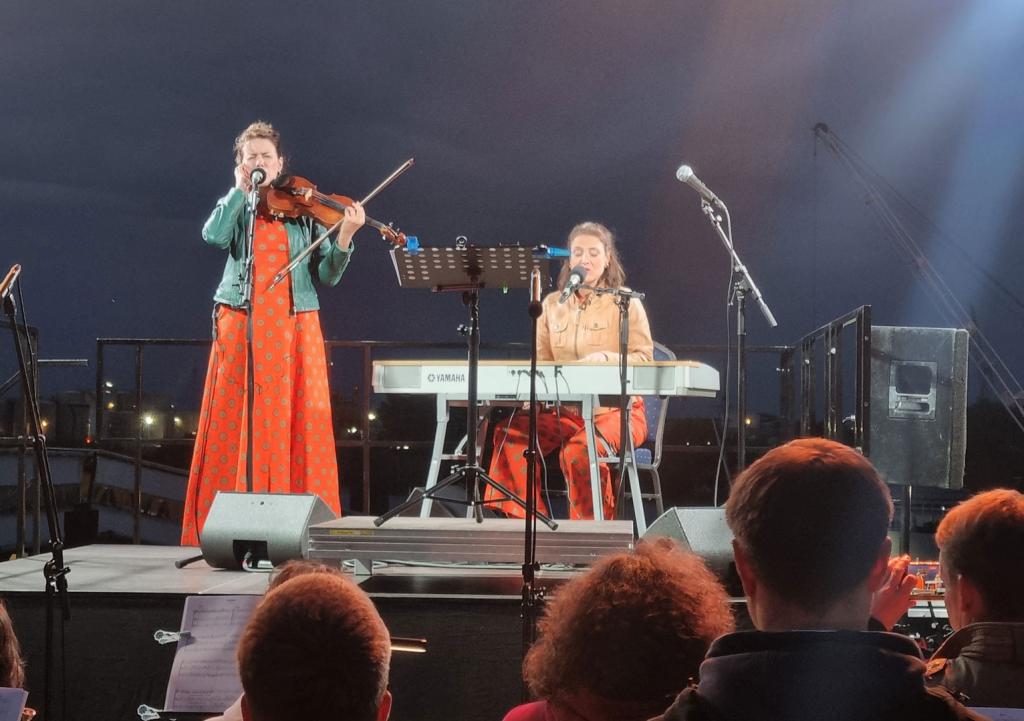 »Ukuthula« – »Frieden«, Serenade auf der Jan-Fedder-Promenade © Karola Richter