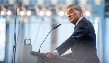 Ausladung von Michel Friedman: Bürgermeister von Klütz tritt nach Friedman-Absage zurück