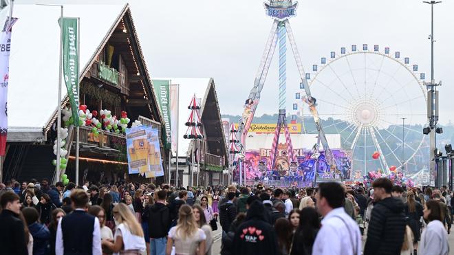 Stuttgart: Nach Angaben der Feuerwehr wurde bei dem Brand auf dem Cannstatter Volksfest niemand verletzt. (Archivbild)