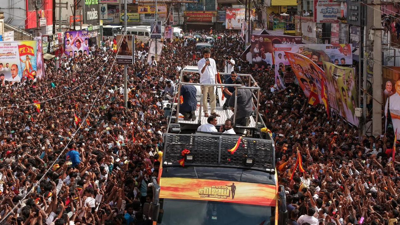 Indien: Zahlreiche Menschen sterben bei Massenpanik in Indien