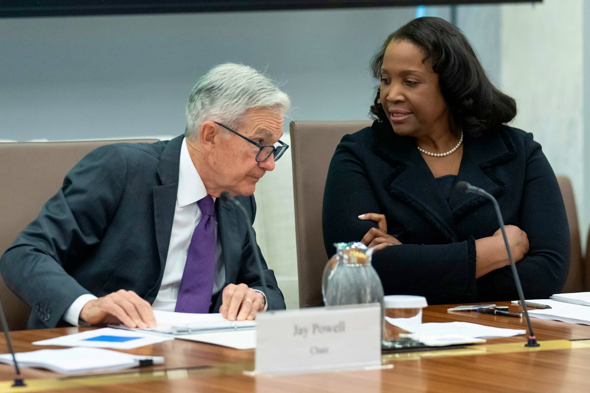 Trump kritisierte den Notenbankchef Jerome Powell und die anderen Mitglieder des Zinsausschusses der Fed wiederholt dafür, dass sie den Leitzins nicht schneller senken. Im Bild: Powell und Cook.