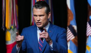 Treffen von US-Militärs: US-Verteidigungsminister schwört Militär auf Kriegsvorbereitungen ein