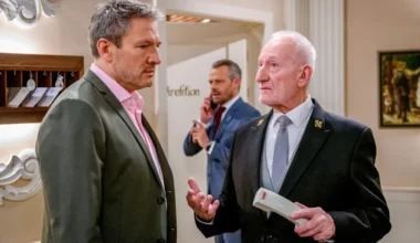 17f51149b4d347038d236b0cd61b1072 B W 900.jpg