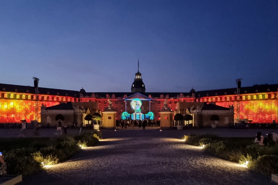 Medienkunst trifft Wissenschaft – Halbzeit bei den SCHLOSSLICHTSPIELEN