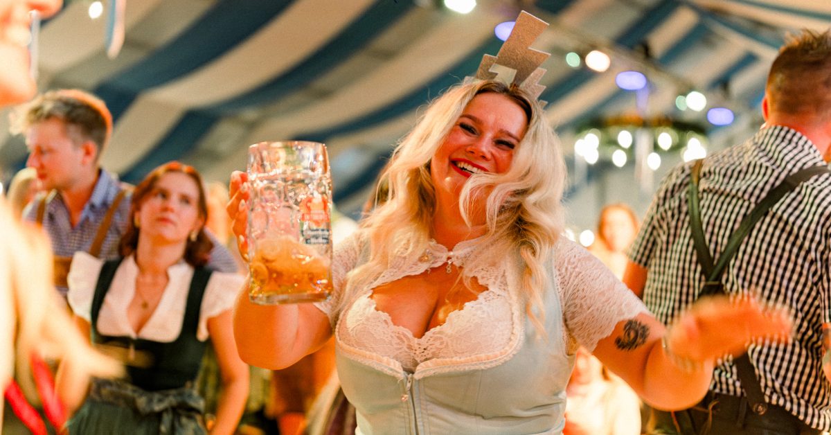 So wurde die Premiere gefeiert – alle Fotos!