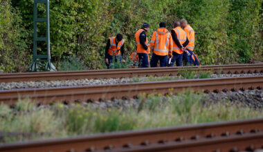 Kabel an Bahnstrecke Düsseldorf-Köln durchtrennt, Polizei vermutet Sabotage | News