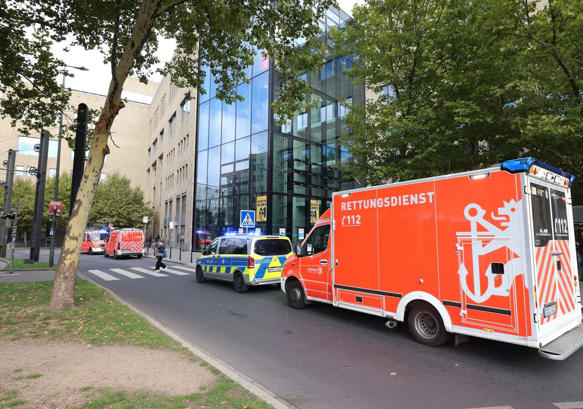 Bibliothek Düsseldorf - 17-Jähriger nach Messerangriff außer Lebensgefahr - Panorama