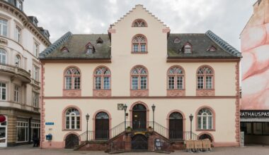 Wiesbaden öffnet Türen: Tag des offenen Denkmals am Schlossplatz