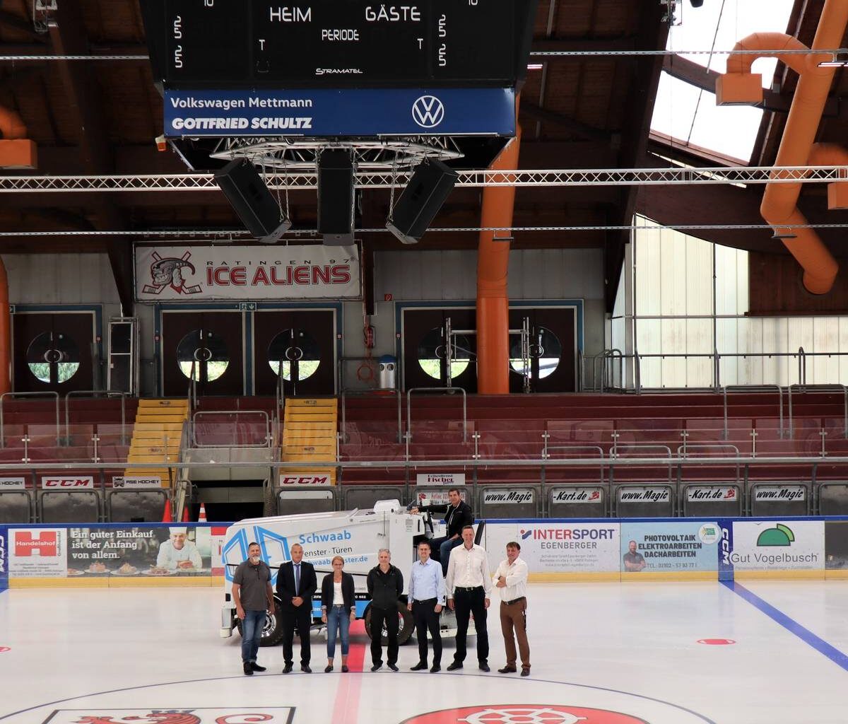 Ratingen: Eissporthalle nach Modernisierung wieder auf