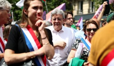 Frankreich vor weiterer Turbulenz: Regierung steht vor dem Aus - Vertrauensvotum am Montag