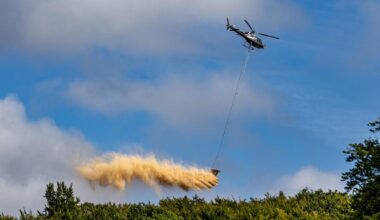 Hubschrauber in Bad Essen verteilen Tonnen an Kalk