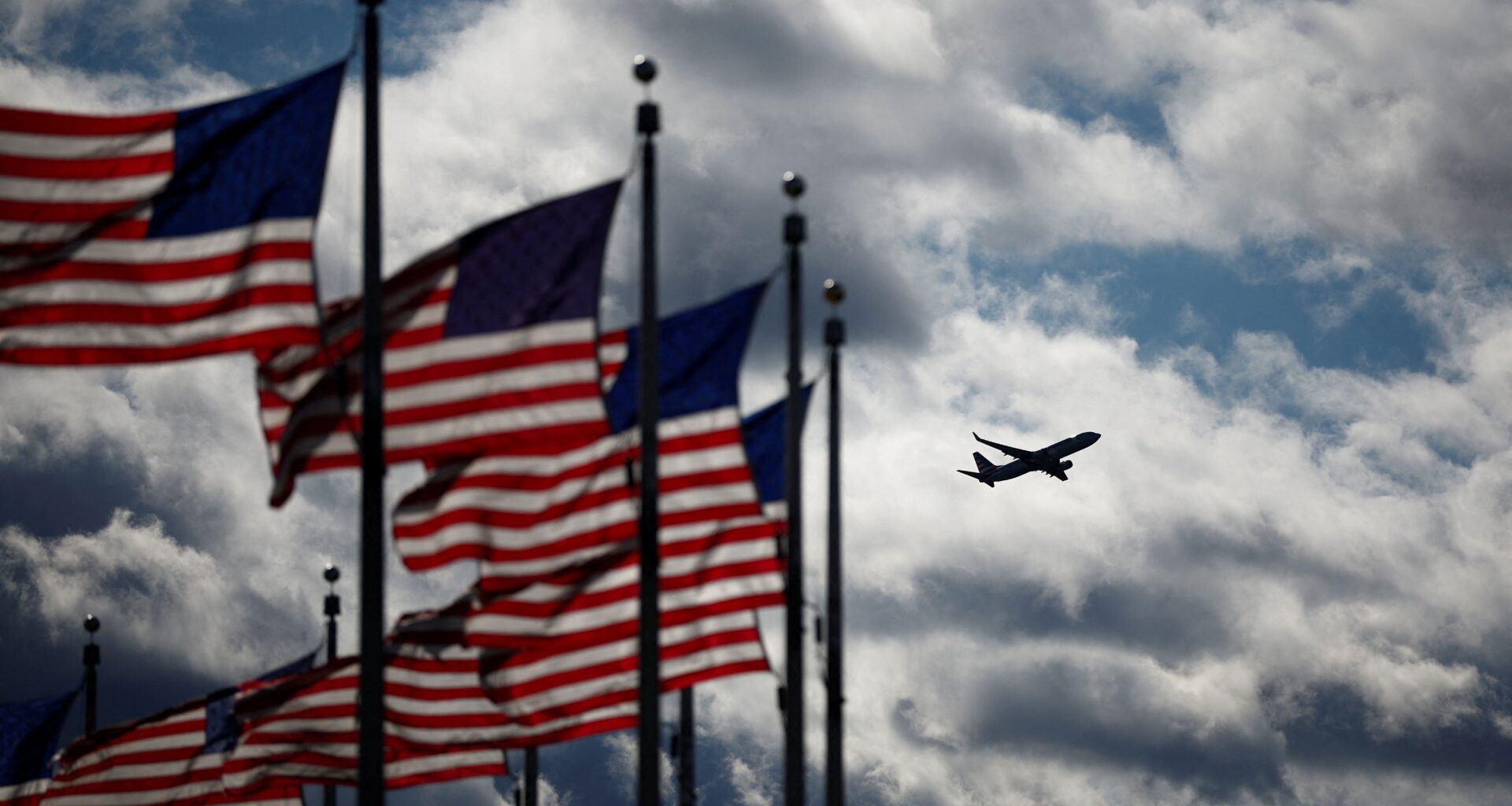 Neue US-Gebühr für H-1B-Visa gilt nicht für bestehende Inhaber, erklärt das Weiße Haus