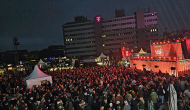 Der Platz im Festival Village auf dem Heiligengeistfeld ist restlos belegt.