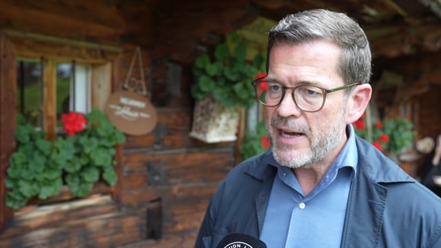 Video vom Gespräch - Karl-Theodor zu Guttenberg im Interview zum Thema "Recharge Europe" » Leadersnet