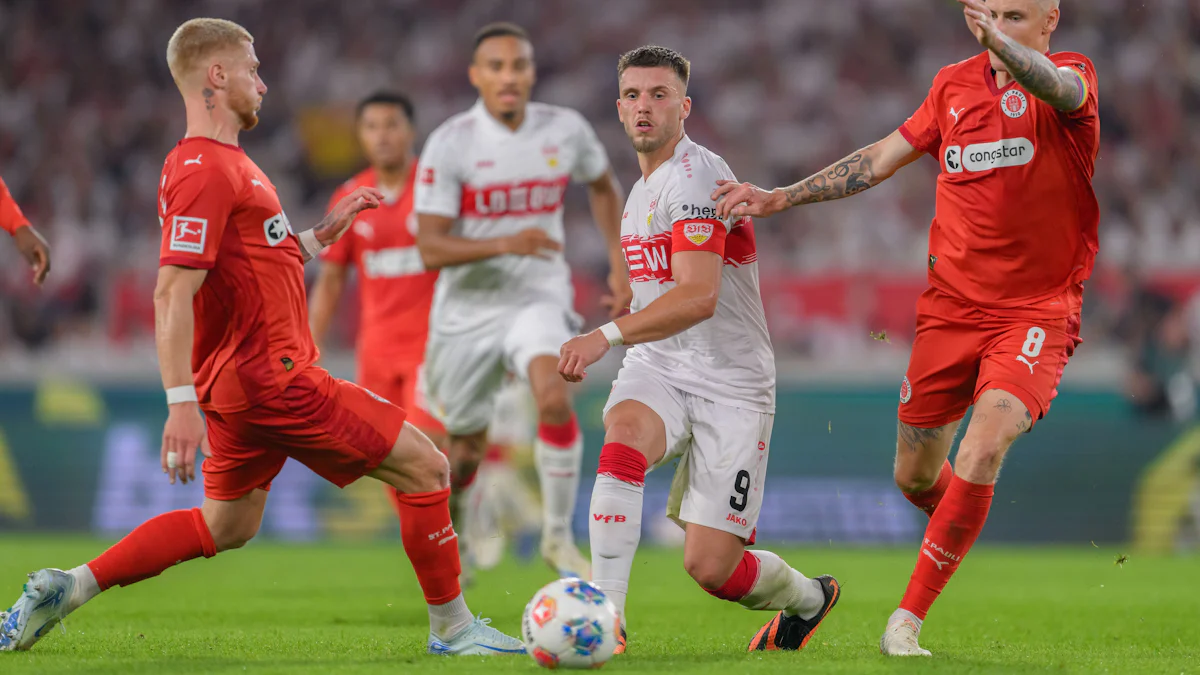VfB Stuttgart in der Europa League: Demirovic schießt jetzt Woltemade-Tore - Sport