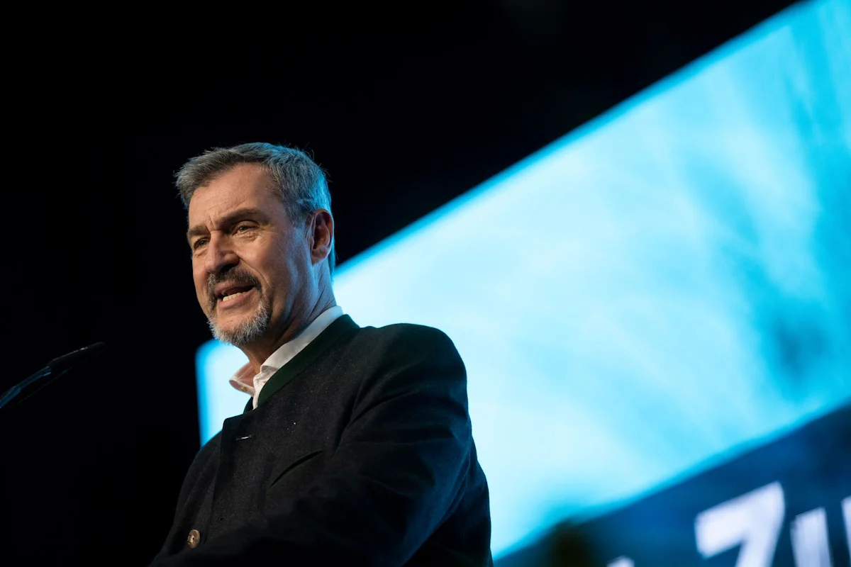 Konjunktur und Klima - Söder: EU-Verbrennerverbot gefährdet Hunderttausende Jobs - Bayern