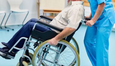 Gelder einsparen: Klinikchef fordert Leistungskürzungen für über 80-Jährige