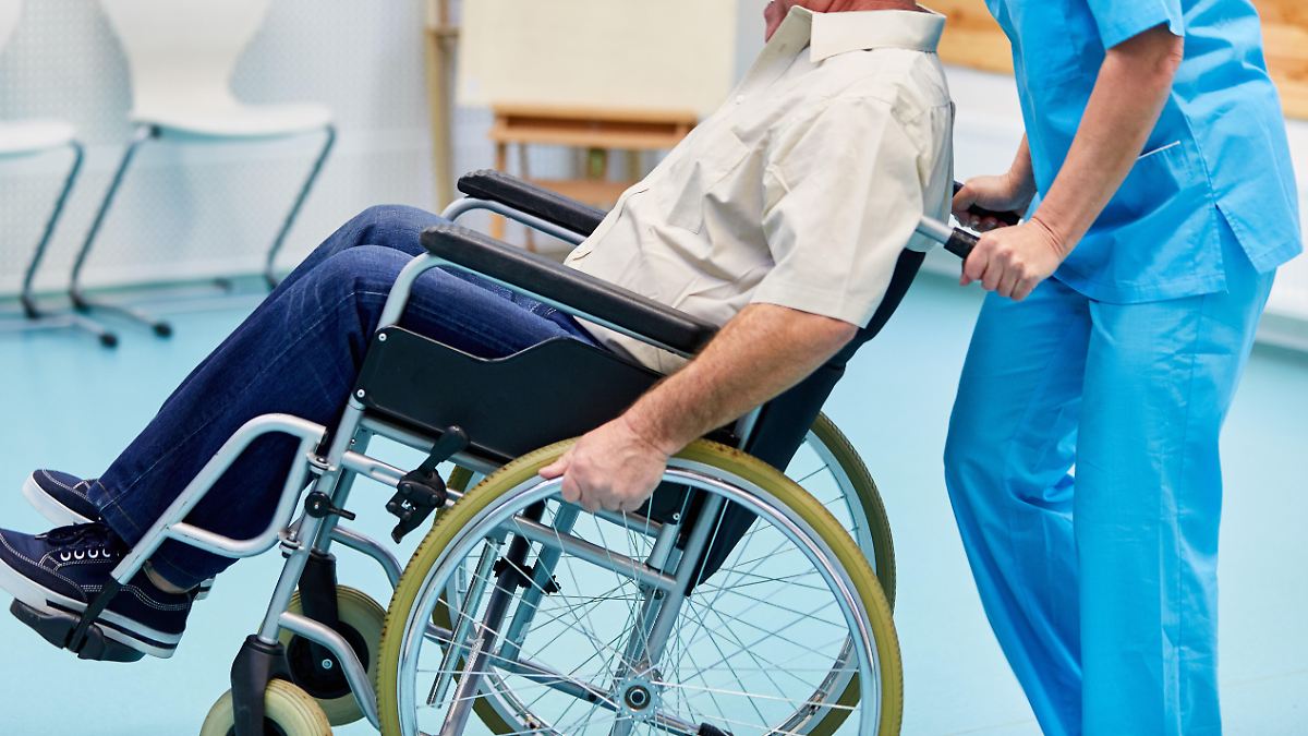 Gelder einsparen: Klinikchef fordert Leistungskürzungen für über 80-Jährige