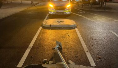 Verkehrsinsel in Bielefeld in einer Nacht zweimal angefahren