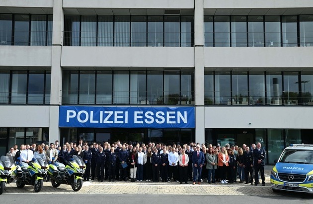 POL-E: Essen/Mülheim an der Ruhr: 114 neue Kolleginnen und Kollegen starten ihren ...